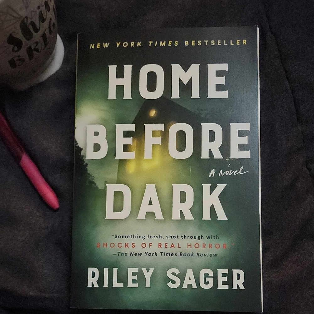 Home Before Dark by - Black and Green Cover